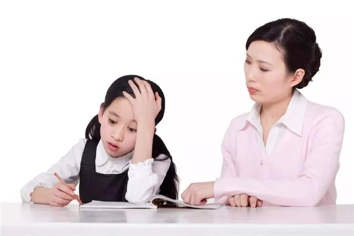 感统课独脚凳的目的_感统训练坐独角椅_感统训练单腿椅