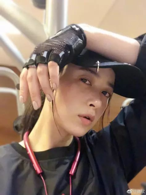 健身手套要紧一点吗_健身用的手套_健身手套有用吗