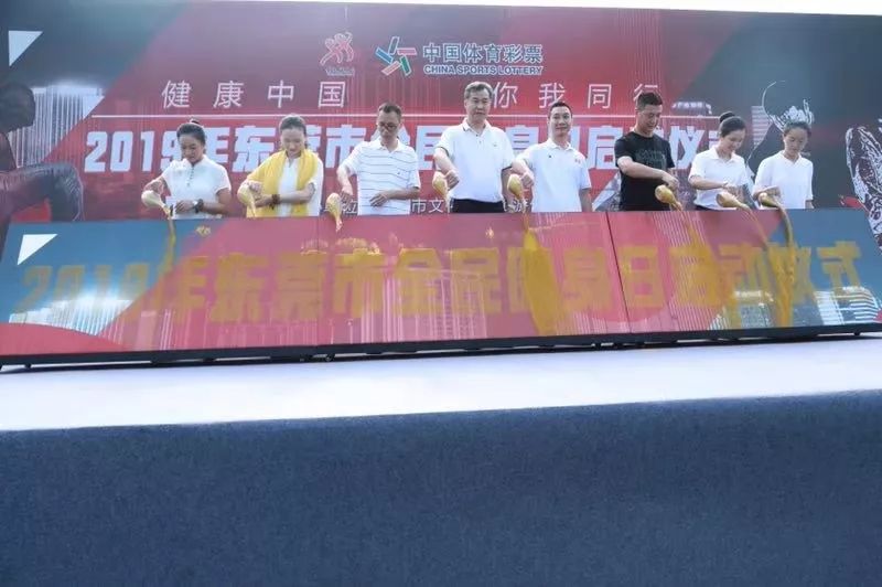 瑜伽健身动起来腰疼_瑜伽健身动起来肚子疼_健身动起来瑜伽