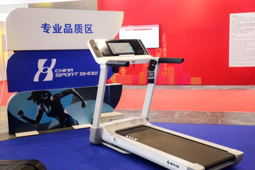 在家跑步机跑步_康林跑步机_户外跑步
